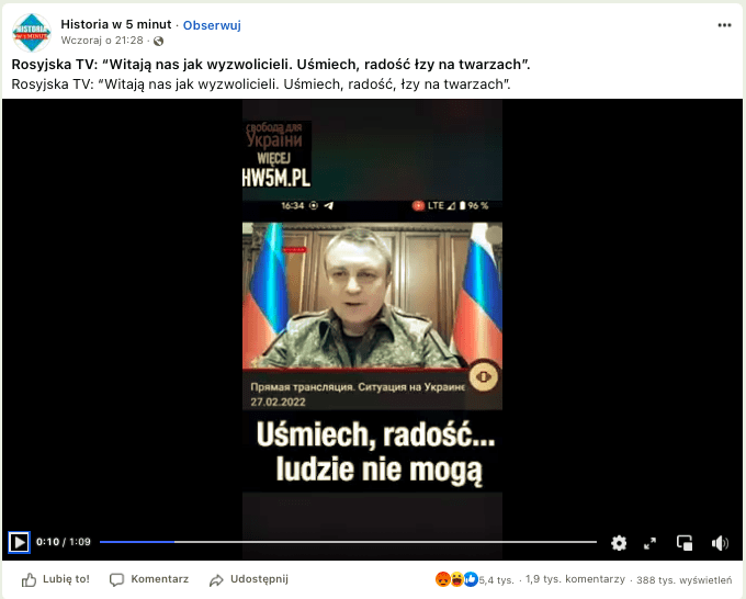 Wpis na Facebooku zawierający fragment wywiadu z rosyjskim wojskowym. Mężczyzna w średnim wieku ubrany w mundurowe widoczny jest od barków w górę. Za nim widoczne są dwie rosyjskie flagi powieszone po bokach kadru.