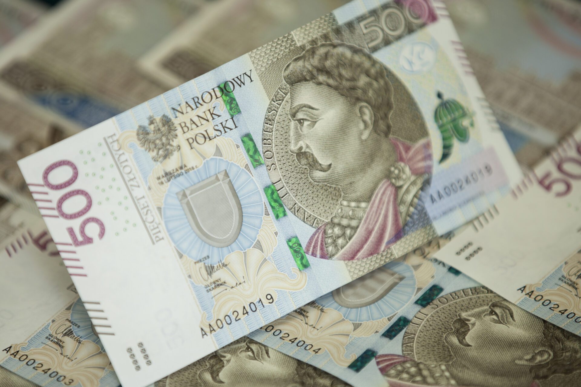 500 plus – wczoraj, dziś i jutro. Ile jest obecnie warte 500 zł?