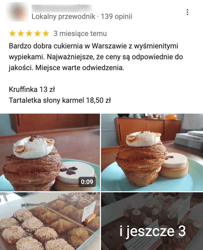 Zrzut ekranu recenzji w Mapach Google. 