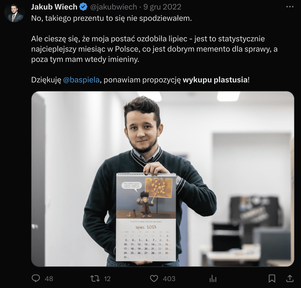 Jakub Wiech z Plastusiowym kalendarzem