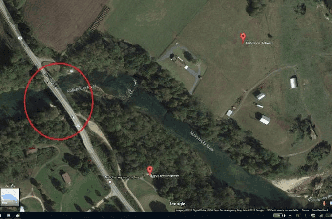 Zrzut ekranu z Google Maps, na którym zaznaczono przybliżona lokalizację z położeniem flagi.