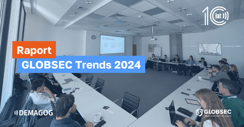 Zdjęcie sali konferencyjnej, napis na pomarańczowym tle: Raport, pod spodem na niebieskim tle: GLOBSEC Trends 2024