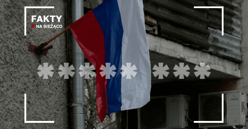 Flaga Rosji na budynku. Na to nałożone osiem gwiazdek