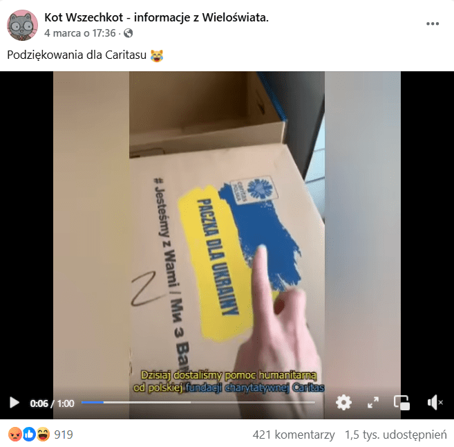 Zrzut ekranu z posta na Facebooku. Na nagranie pudełko z flagą Ukrainy oraz napis po polsku „Paczka dla Ukrainy” wraz z logiem Caritas.