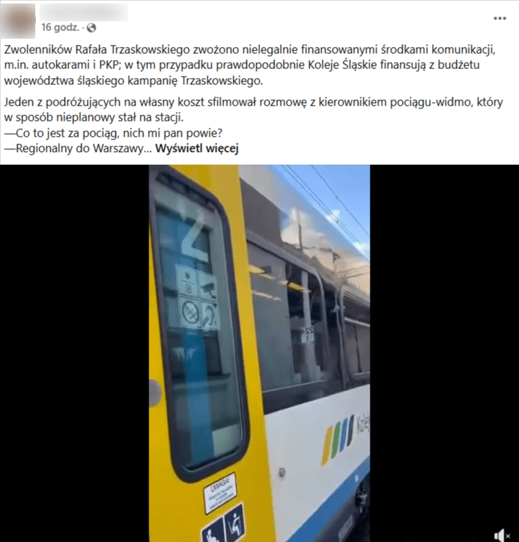 Zrzut ekranu z nagrania na Facebooku, w którym pewien mężczyzna pokazywał pociąg i pytał o szczegóły przejazdu do Warszawy.