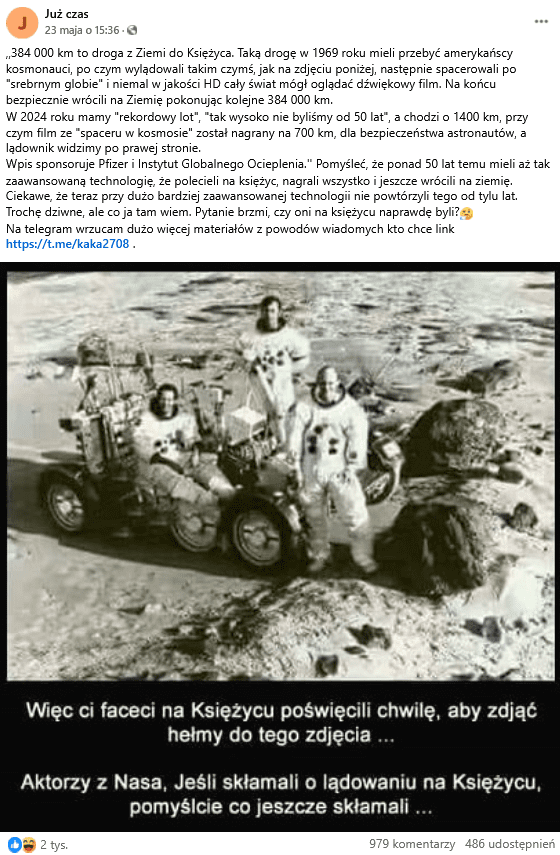 Zrzut ekranu wpisu na Facebooku. Na górze podpis i elementy interfejsu strony, na dole czarno-białe zdjęcie przedstawiające trzech astronautów, stojących obok łazika kosmicznego ze zdjętymi hełmami.